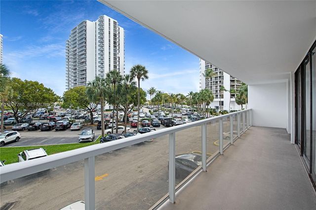 3731 N Country Club Dr 229, Aventura, FL 33180