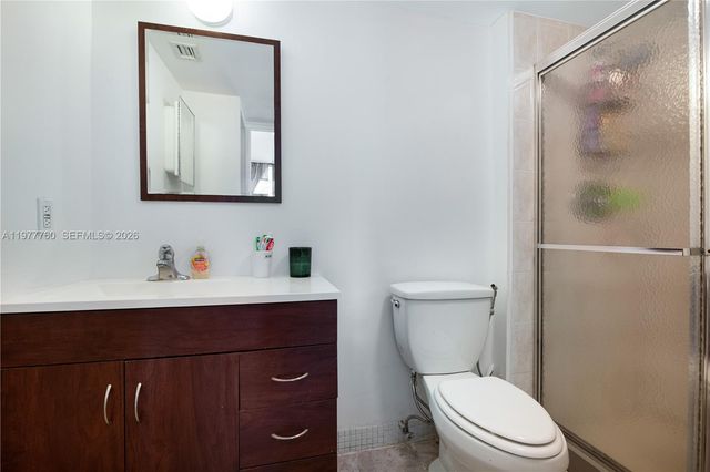 3731 N Country Club Dr 229, Aventura, FL 33180