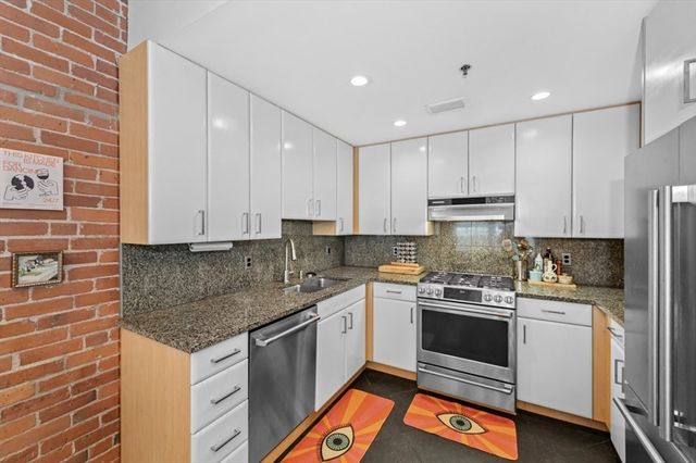 9 W Broadway 214, Boston, MA 02127