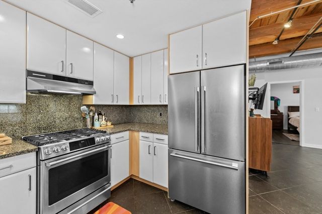 9 W Broadway 214, Boston, MA 02127