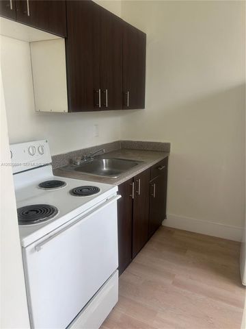 1820 NW 73rd St, Miami, FL 33147
