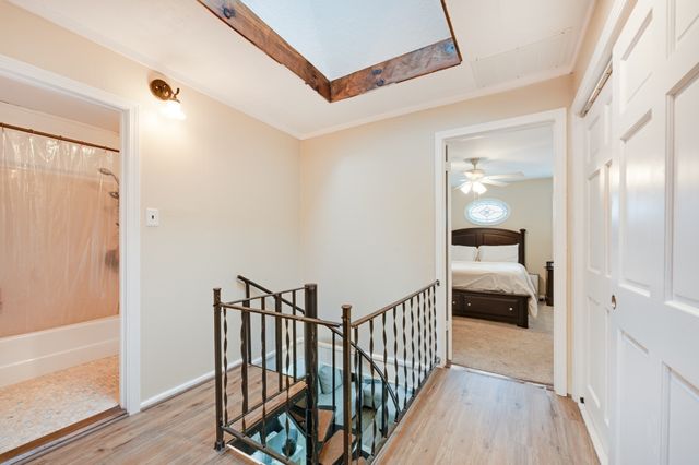 7 Lawndale Ave, Saugus, MA 01906