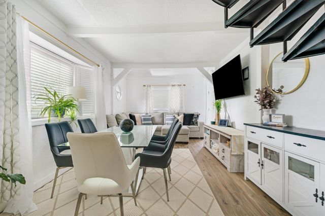 7 Lawndale Ave, Saugus, MA 01906