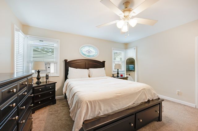 7 Lawndale Ave, Saugus, MA 01906