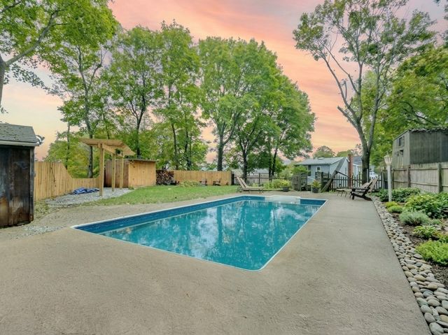 7 Lawndale Ave, Saugus, MA 01906