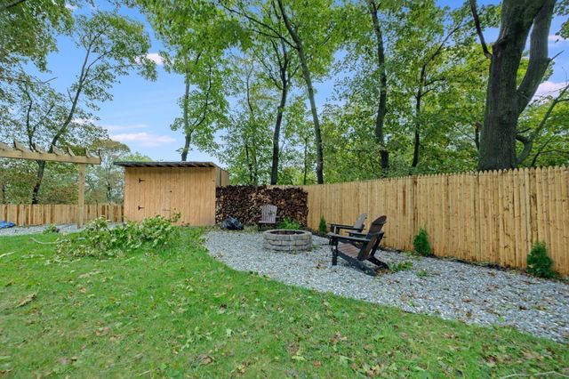 7 Lawndale Ave, Saugus, MA 01906