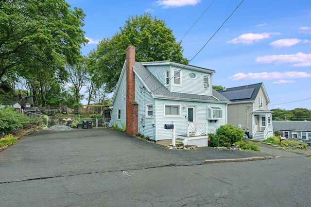 7 Lawndale Ave, Saugus, MA 01906