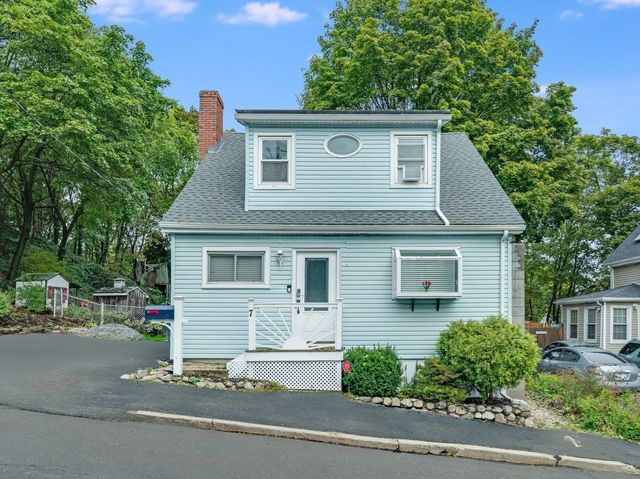 7 Lawndale Ave, Saugus, MA 01906