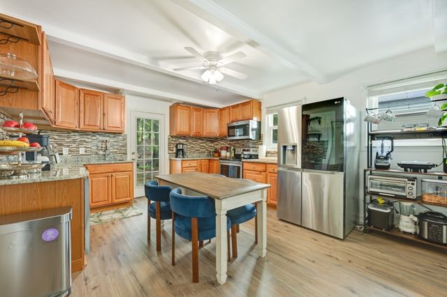 7 Lawndale Ave, Saugus, MA 01906