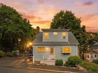 7 Lawndale Ave, Saugus, MA 01906