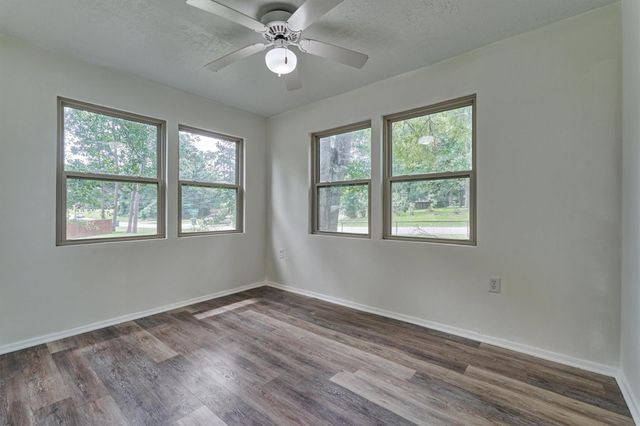 903 Commanche Road, Conroe, TX 77316