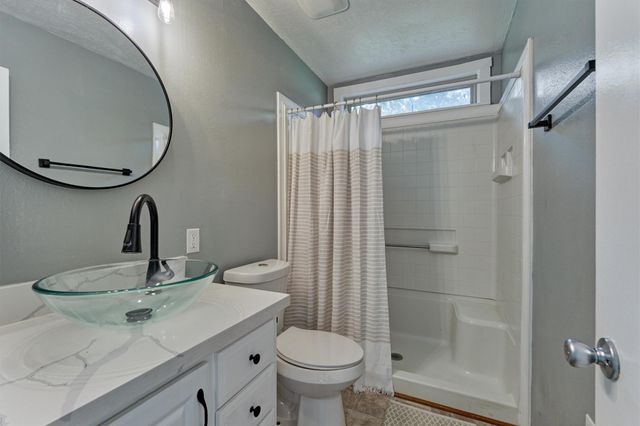 903 Commanche Road, Conroe, TX 77316