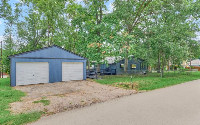 903 Commanche Road, Conroe, TX 77316