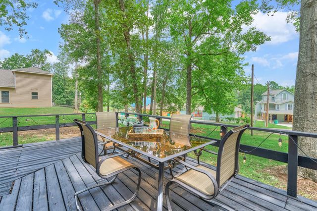 903 Commanche Road, Conroe, TX 77316