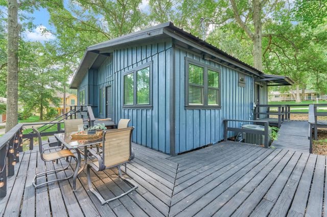 903 Commanche Road, Conroe, TX 77316