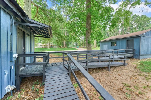 903 Commanche Road, Conroe, TX 77316