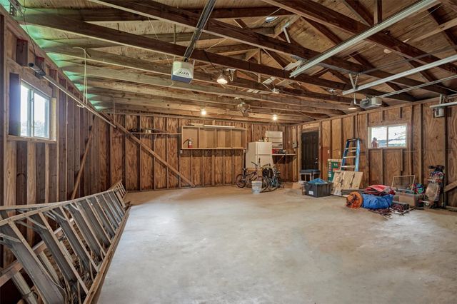 903 Commanche Road, Conroe, TX 77316