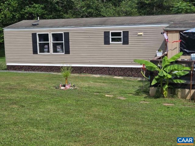 2018 PARKER MOUNTAIN RD, Stanardsville, VA 22973