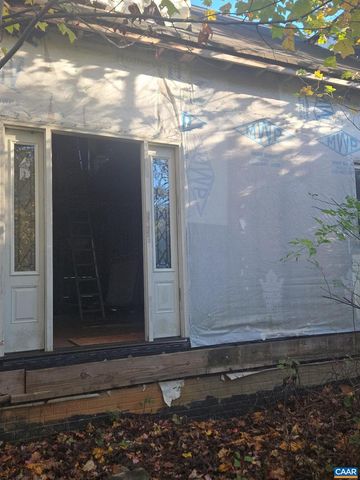 2018 PARKER MOUNTAIN RD, Stanardsville, VA 22973