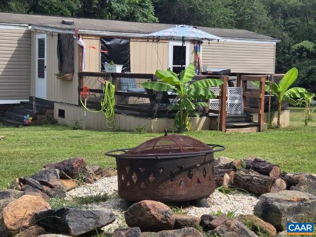 2018 PARKER MOUNTAIN RD, Stanardsville, VA 22973