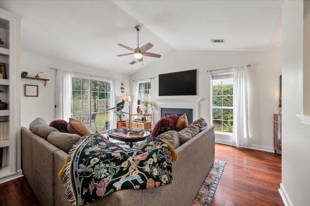 573 Antebellum Lane, Mount Pleasant, SC 29464