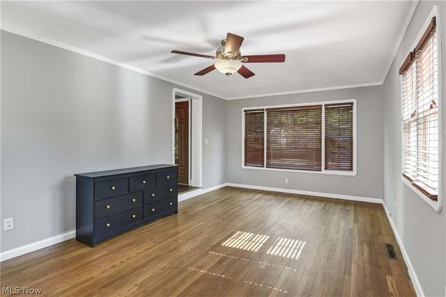 28302 W Oviatt Road, Bay Village, OH 44140
