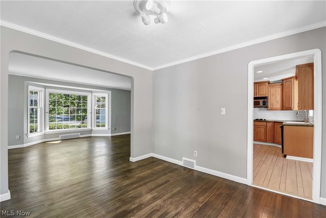 28302 W Oviatt Road, Bay Village, OH 44140