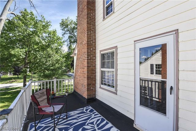 28302 W Oviatt Road, Bay Village, OH 44140