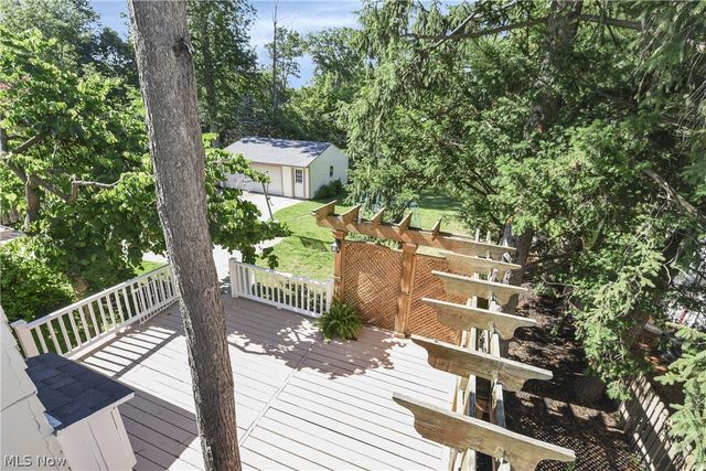 28302 W Oviatt Road, Bay Village, OH 44140