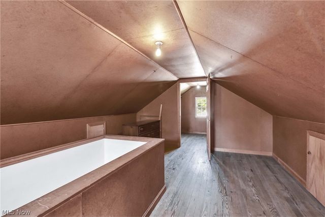 28302 W Oviatt Road, Bay Village, OH 44140