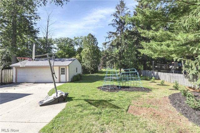 28302 W Oviatt Road, Bay Village, OH 44140