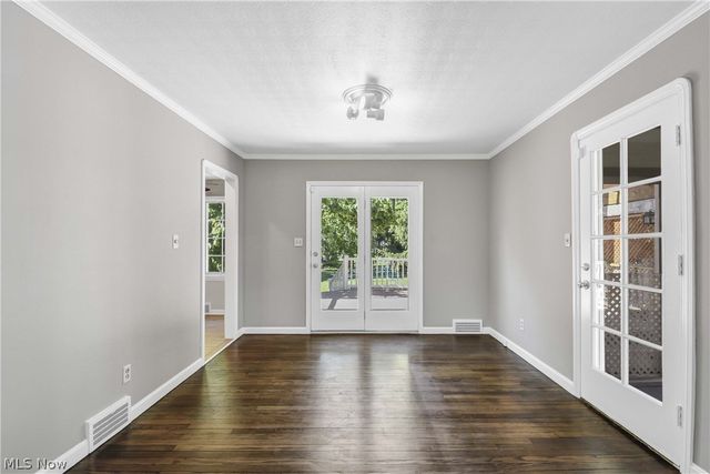 28302 W Oviatt Road, Bay Village, OH 44140