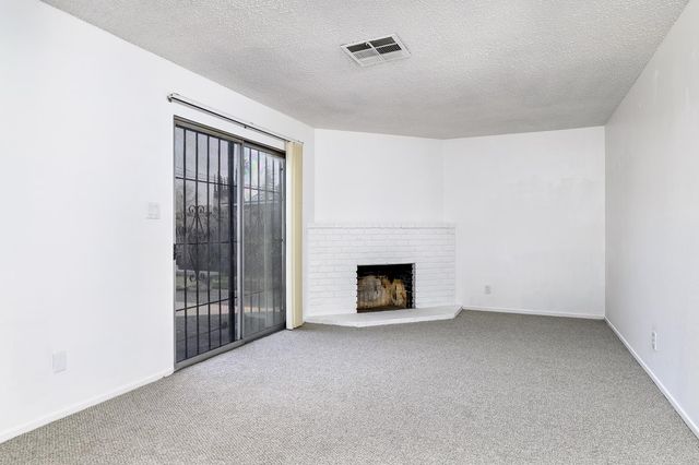 2424 W Holland Avenue, Fresno, CA 93705