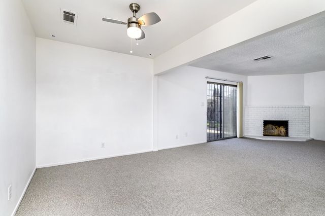 2424 W Holland Avenue, Fresno, CA 93705