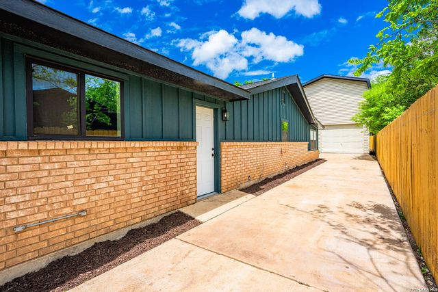 129 Willow Way, Kerrville, TX 78028