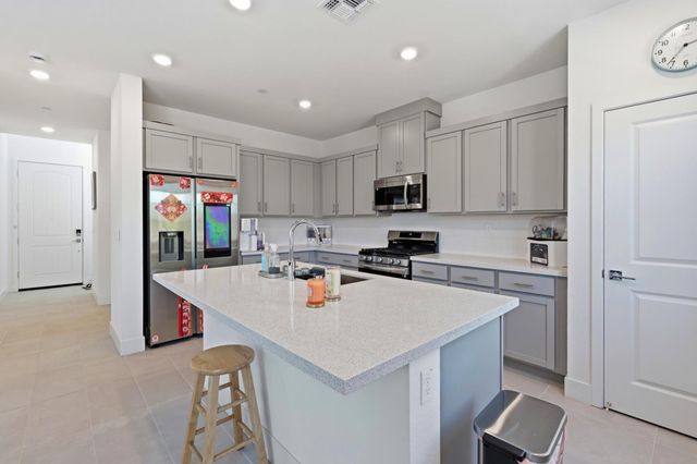 2116 Willa Grace Avenue, Manteca, CA 95337