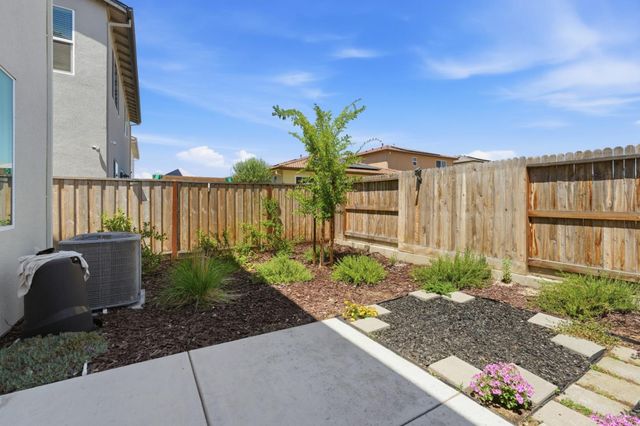 2116 Willa Grace Avenue, Manteca, CA 95337