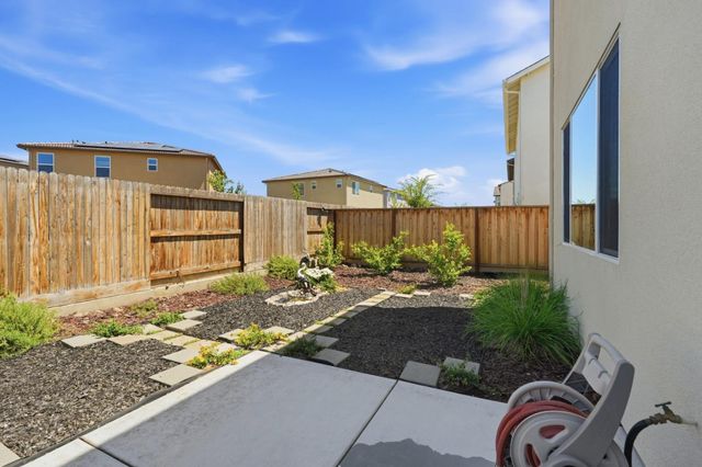 2116 Willa Grace Avenue, Manteca, CA 95337