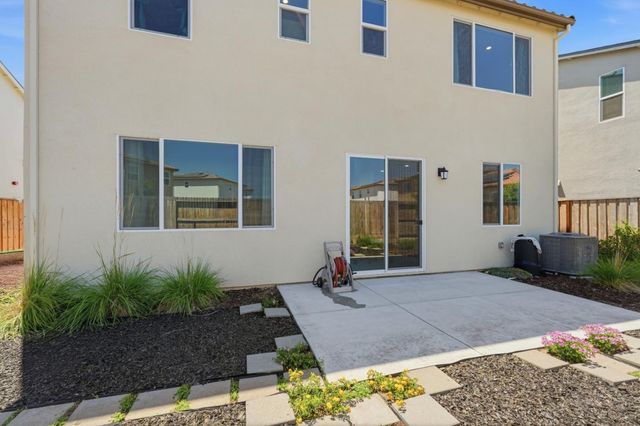 2116 Willa Grace Avenue, Manteca, CA 95337
