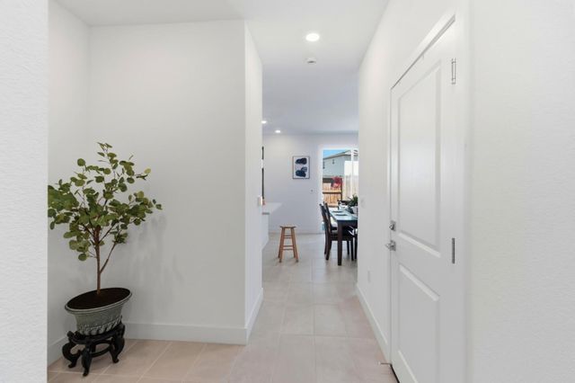 2116 Willa Grace Avenue, Manteca, CA 95337