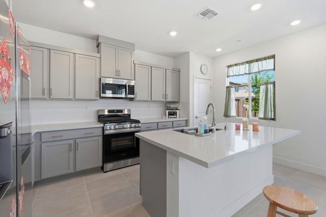 2116 Willa Grace Avenue, Manteca, CA 95337