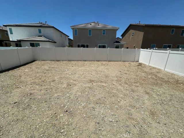 2511 Gunner Ridge Way, Rialto, CA 92377