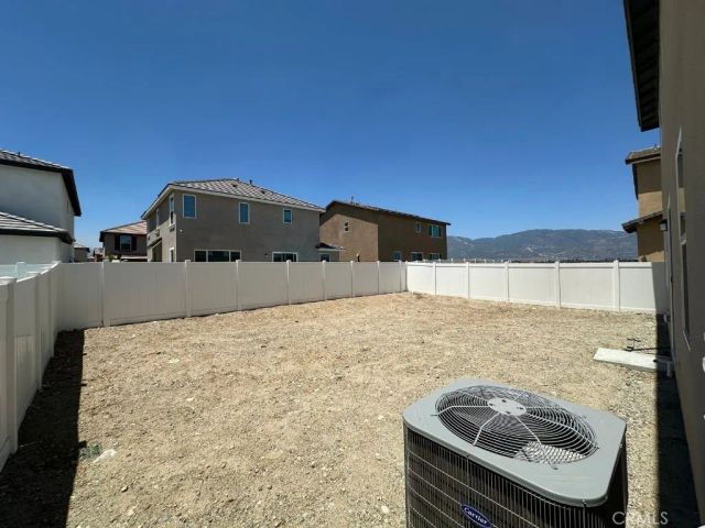 2511 Gunner Ridge Way, Rialto, CA 92377