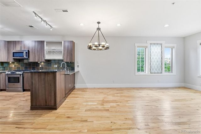 936 S Pearl Street 101, Denver, CO 80209