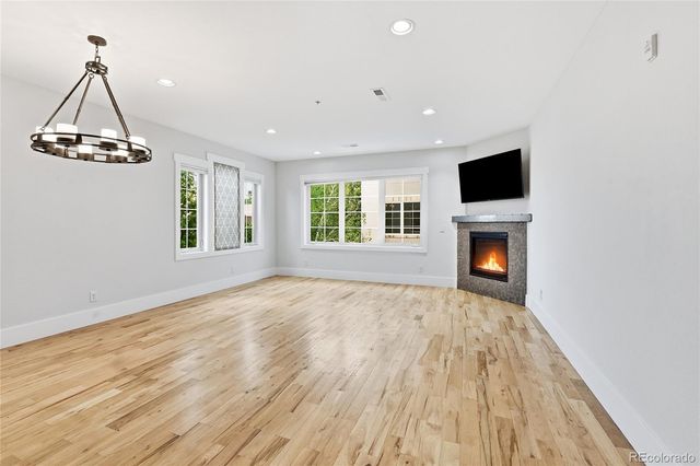 936 S Pearl Street 101, Denver, CO 80209
