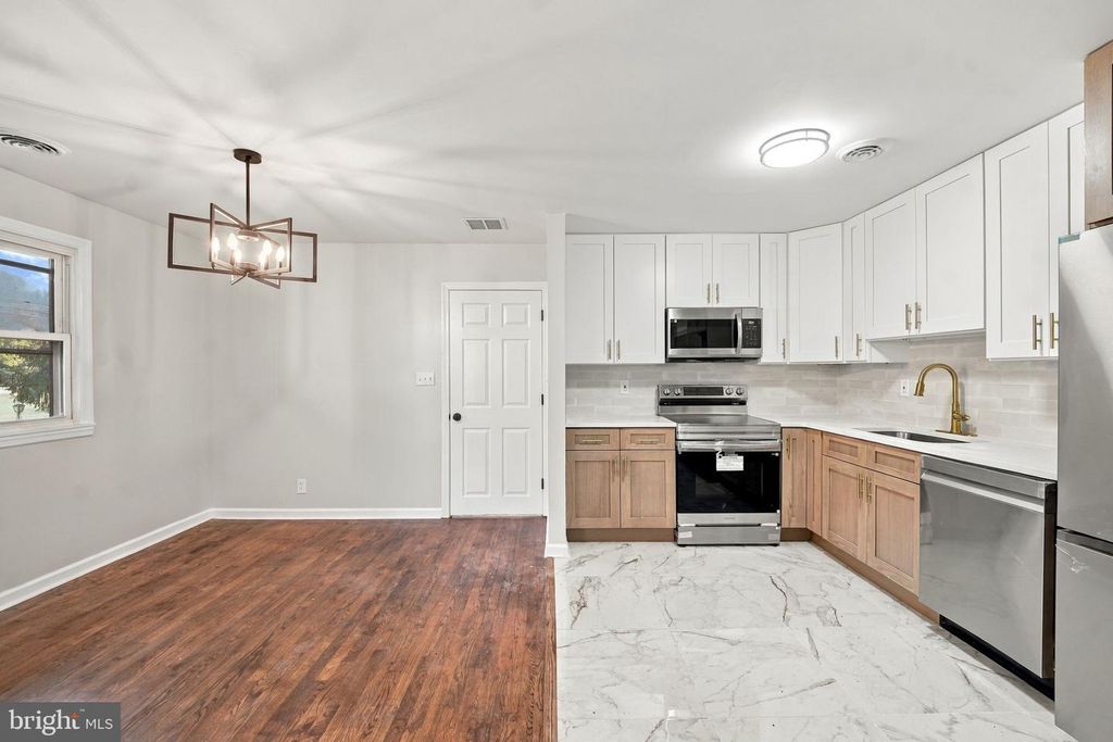 81 HARTFORD RD, MEDFORD, NJ 08055 — photo 4