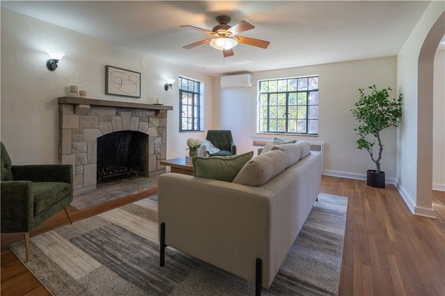 1045 Highland Ave, Harmony Twp, PA 15003