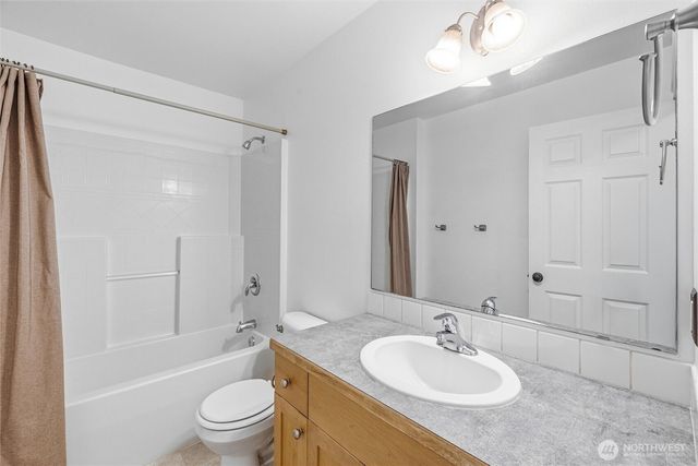 7947 E Golf Course Drive, Blaine, WA 98230