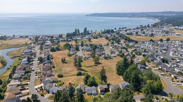 7947 E Golf Course Drive, Blaine, WA 98230