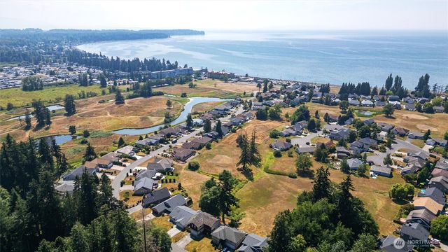 7947 E Golf Course Drive, Blaine, WA 98230
